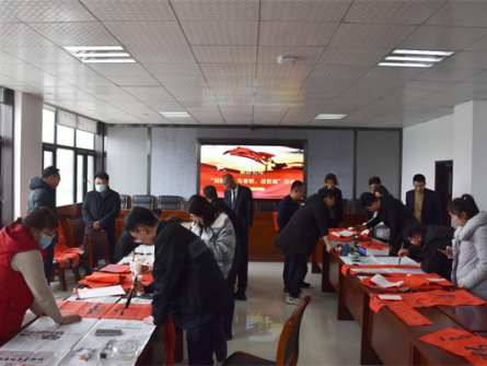 翰墨迎新春  濃情送祝?！?新區公司“迎新春  寫春聯  送祝福”活動盡顯濃濃年味